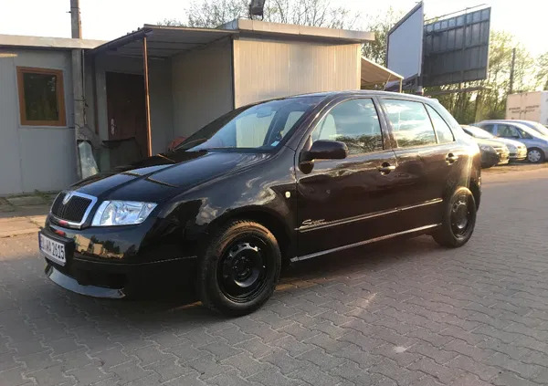 łódzkie Skoda Fabia cena 7500 przebieg: 226000, rok produkcji 2004 z Sośnicowice